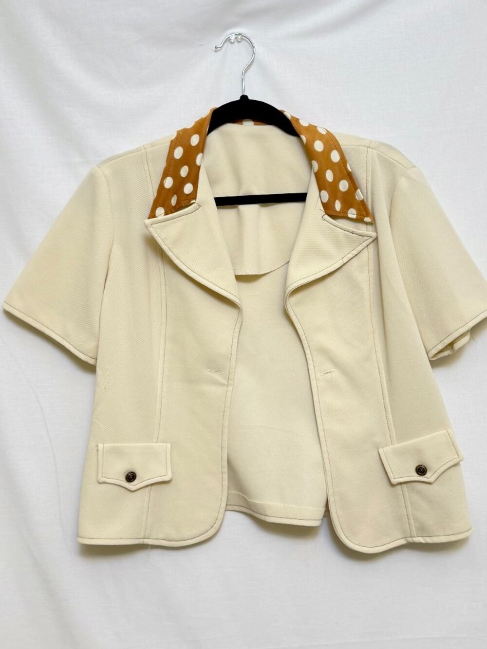 Vintage 70s vest top with polka dot collar